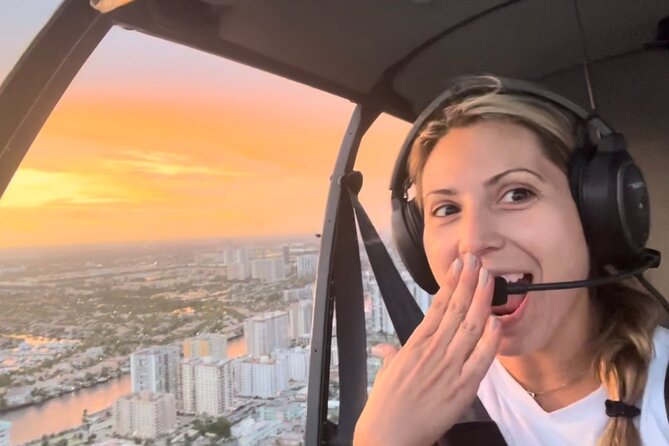 Sunset Helicopter Tour-Miami Iconic Coast and City Views - Route Phase 4: The Haulover Sandbar Crossing and the Bay View
