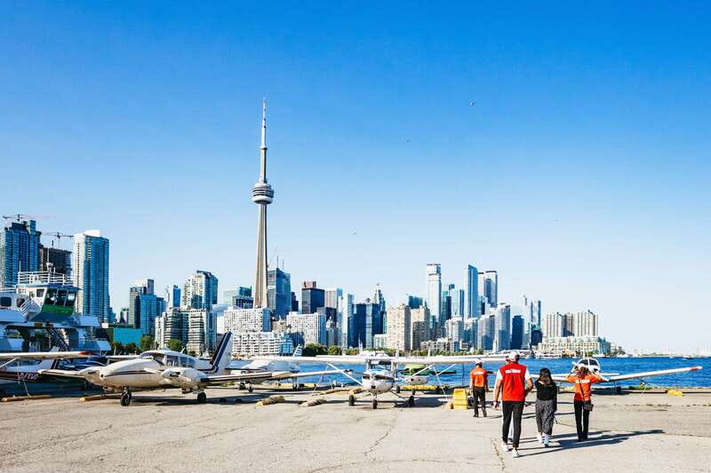 Toronto: City Sightseeing Helicopter Tour - The Figure-Eight Route: How They Avoid the Worst-Seat Problem