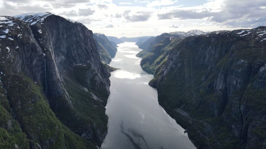 Trolltunga Helicopter & Waterfalss Sightseeing From Bergen - Hardangerfjord lunch and the helicopter flight over Trolltunga