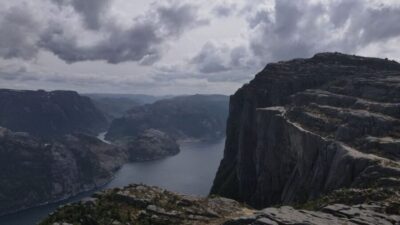 Trolltunga Helicopter & Waterfalss Sightseeing From Bergen - Skjervefossen waterfall: why the first photo stop matters