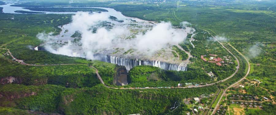Victoria Falls: Scenic Helicopter Flight Over Victoria Falls - Batoka Gorges and the river system: why the route matters